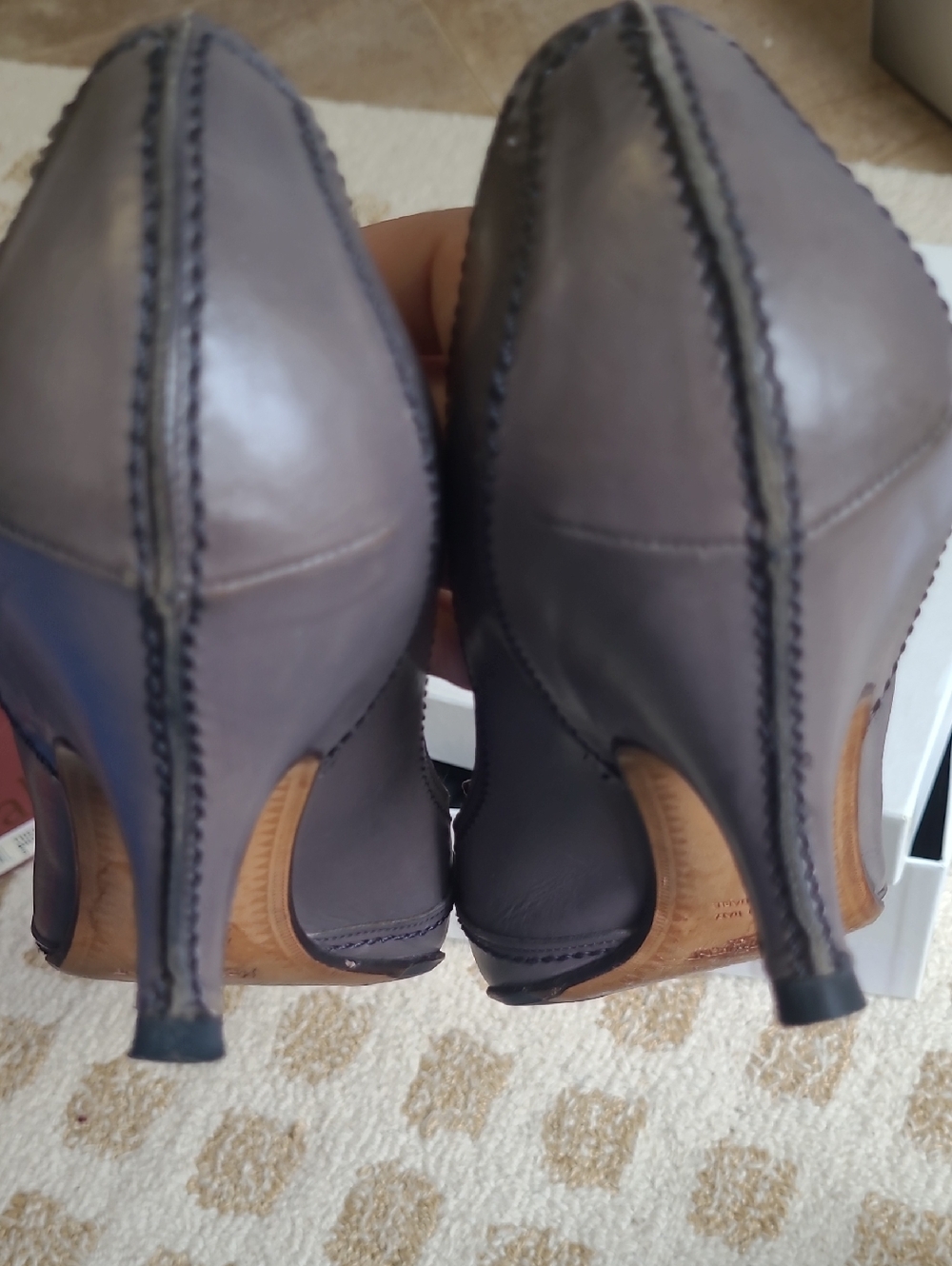 Vintage Yves Saint Laurent Pointed Toe Leather Kitten Heel Pumps in Gray - Picture 5 of 7